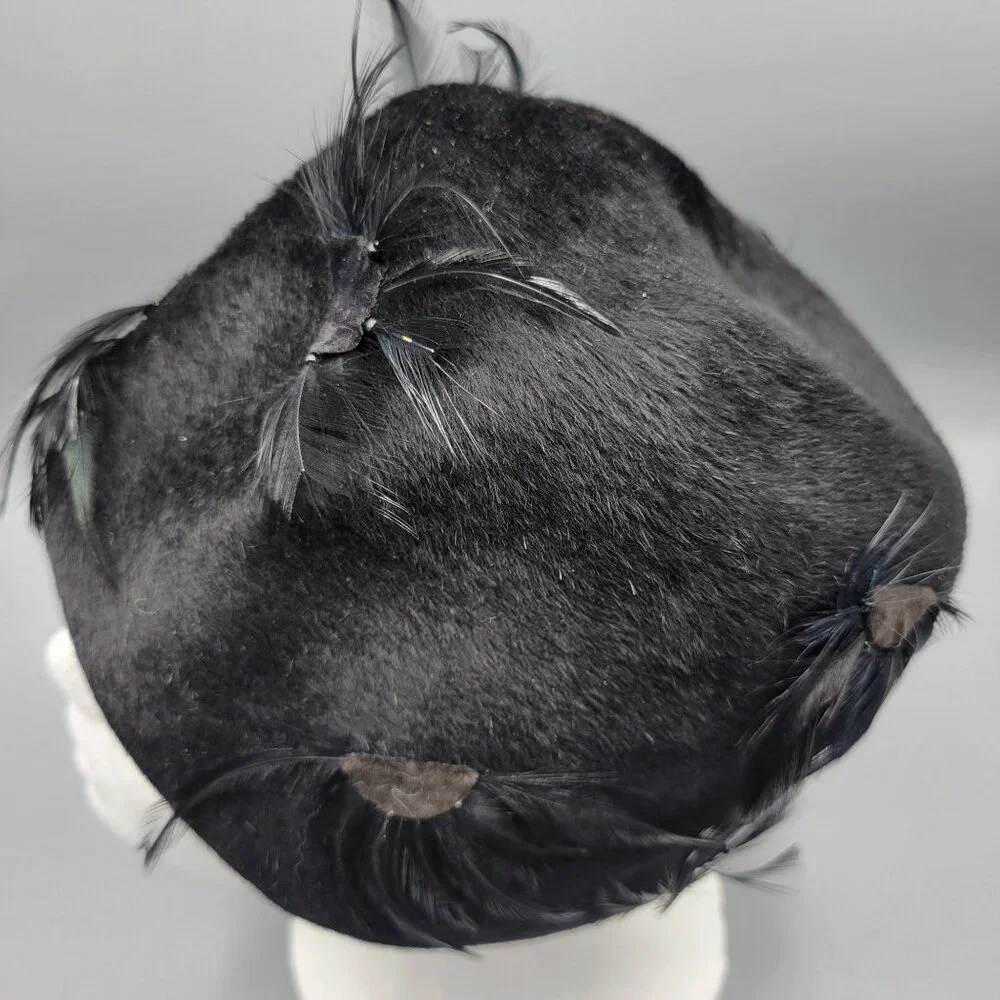 Vintage Black Feathered Cloche Fur Felt Hat By Brigitte Made In Italy - Picture 10 of 10
